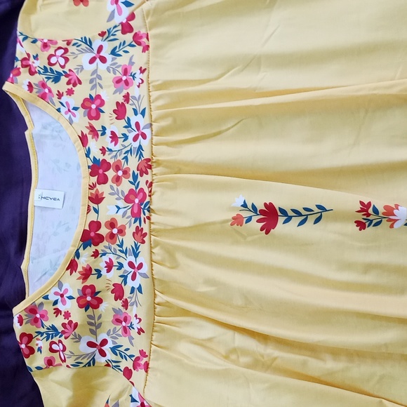 Fun Yellow and red floral top. XL, good for tall girl. - Picture 2 of 3